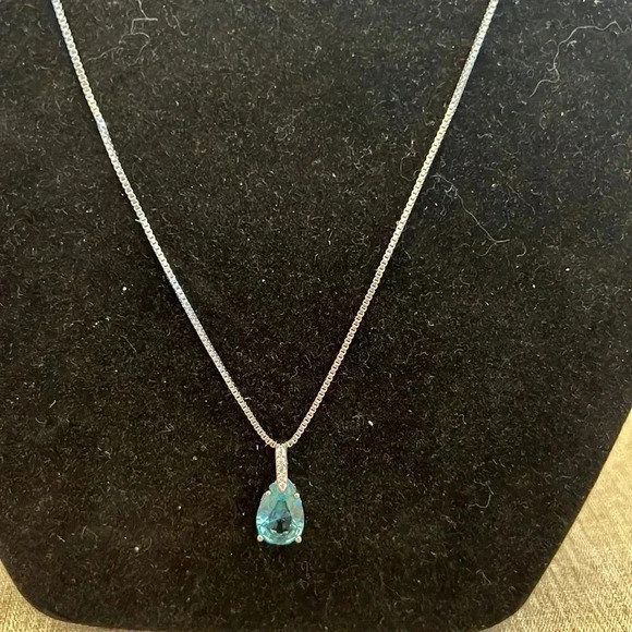 S925 Sterling Silver Simulated Blue Topaz Pendant/Necklace - Picture 8 of 8